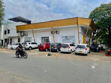Alquiler Casa Comercial en esquina en San Vicente