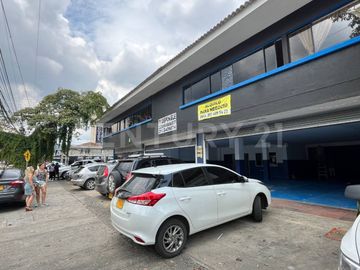 Alquiler Local Comercial  Av Vasquez Cobo Cali