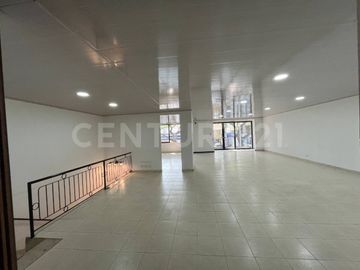 Arriendo local Con Vivienda