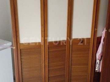 Oportunidad única en Cuarto de Legua! Se vende apartamento en cuarto piso
