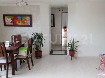 Oportunidad única en Cuarto de Legua! Se vende apartamento en cuarto piso
