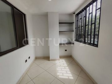 Apartamento para arriendo. Se encuentra en Guayabal, sector Cristo Rey.