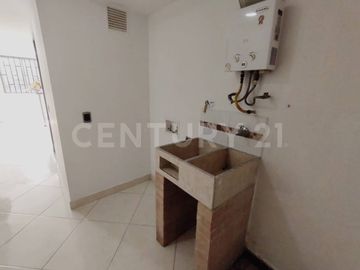 Apartamento para arriendo. Se encuentra en Guayabal, sector Cristo Rey.