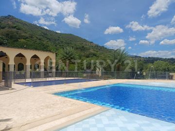 SE VENDE LOTE EN UNIDAD CERRADA EN SOPETRAN