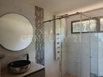 VENDO CASA-FINCA EN SANTA ELENA.
