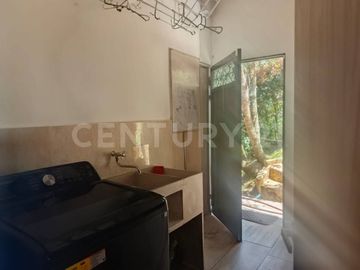 VENDO CASA-FINCA EN SANTA ELENA.