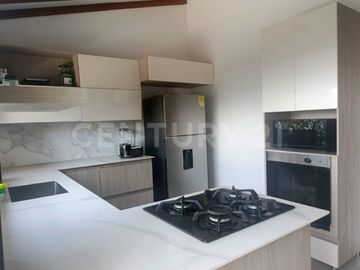 VENDO CASA-FINCA EN SANTA ELENA.