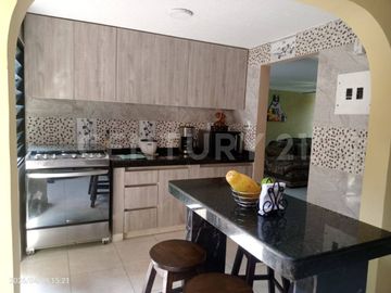 SE VENDE CASA EN PRADOS DEL NORTE, CALI