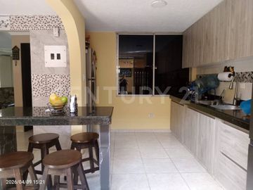 SE VENDE CASA EN PRADOS DEL NORTE, CALI
