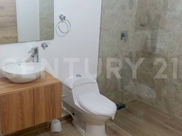 Hermosa Casa Campestre en Dapa Medio km 3.9 Recién Remodelada en Alquiler