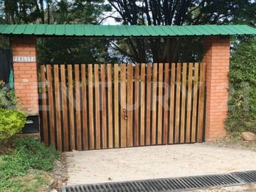 Hermosa Casa Campestre en Dapa Medio km 3.9 Recién Remodelada en Alquiler