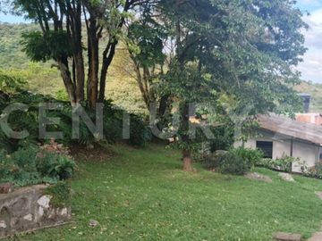 Hermosa Casa Campestre en Dapa Medio km 3.9 Recién Remodelada en Alquiler