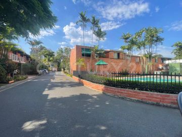VENTA HERMOSA CASA CONJUNTO CERRADO EL MELAO CONDOMINIO CLUB
