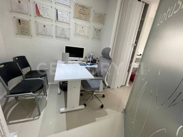 ALQUILER CONSULTORIO /OFICINA HOLGUINES TRADE CENTER