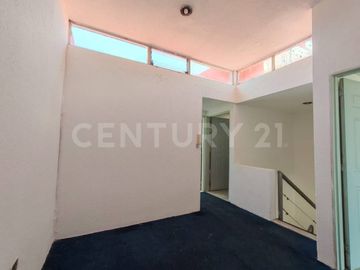 CASA EN VENTA EN VICENTE FERRER!!! ZONA AVENIDA NACIONAL