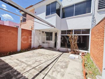 CASA EN VENTA EN VICENTE FERRER!!! ZONA AVENIDA NACIONAL
