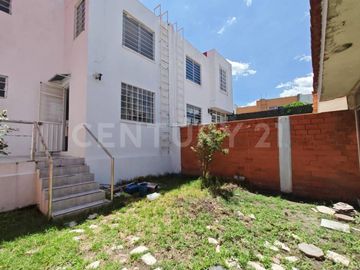 CASA EN VENTA EN VICENTE FERRER!!! ZONA AVENIDA NACIONAL