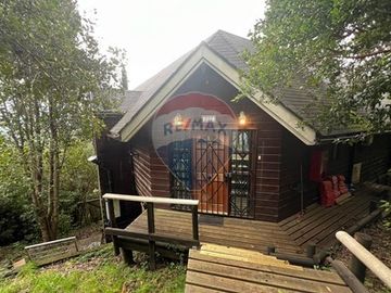 Venta Casa 3D 3B en Parcela Vista al Lago