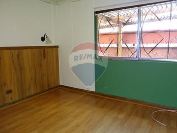 Casa en barrio tranquilo 4D/3B y piscina