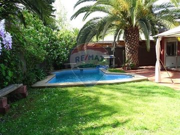 Casa en barrio tranquilo 4D/3B y piscina