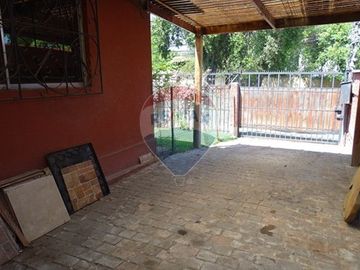 Casa en barrio tranquilo 4D/3B y piscina
