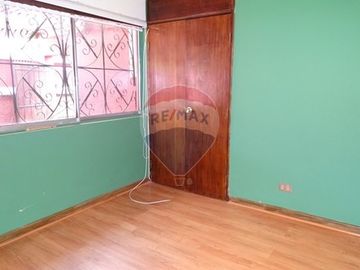 Casa en barrio tranquilo 4D/3B y piscina