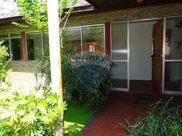 Casa en barrio tranquilo 4D/3B y piscina