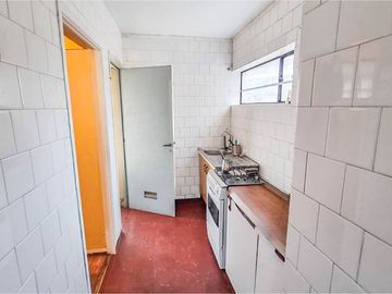 Departamento con vista al mar, 4D, 2B, 1E.