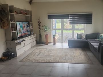 Venta Parcela con Casa y dos Cabañas Gran Terreno
