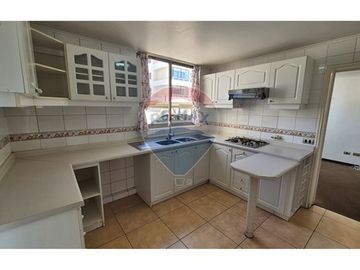 GRAN OPORTUNIDAD: Depto 4D/3B/ gran jardín privado