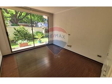 GRAN OPORTUNIDAD: Depto 4D/3B/ gran jardín privado