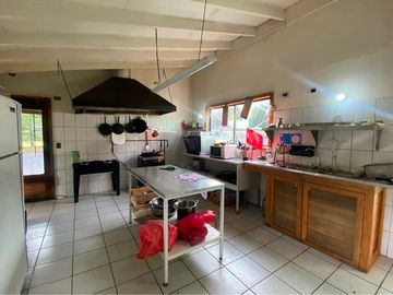Se Vende Restaurant y Cabañas orilla de rio