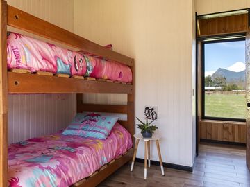 Parcela con casa vista al volcán