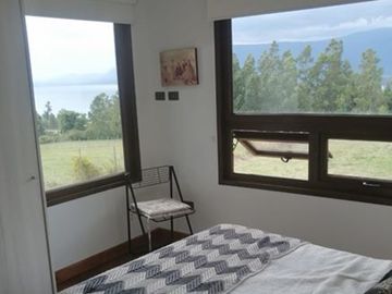 Venta Casa Nueva con Vista al Lago, Pucón.