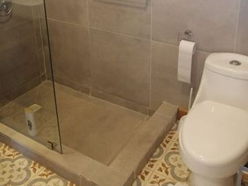 Venta Casa Nueva con Vista al Lago, Pucón.