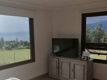 Venta Casa Nueva con Vista al Lago, Pucón.