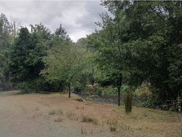 Se vende Orilla de Rio Liucura.