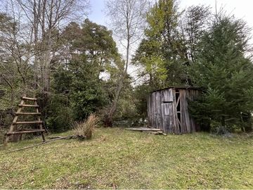 Se vende Orilla de Rio Liucura.