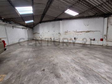 Bodega en renta 216m. Granados y Eloy Alfaro