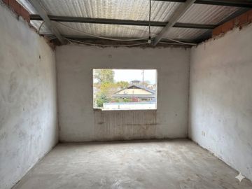 Venta | Casa quinta c/pileta + Local Eventos o Taller | Luján Centro | Sale a 2 calles | gran lote B° semi cerrado