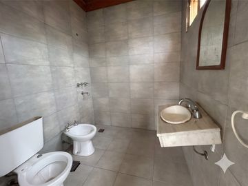 Venta | Casa quinta c/pileta + Local Eventos o Taller | Luján Centro | Sale a 2 calles | gran lote B° semi cerrado