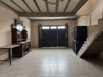 Venta | Casa quinta c/pileta + Local Eventos o Taller | Luján Centro | Sale a 2 calles | gran lote B° semi cerrado