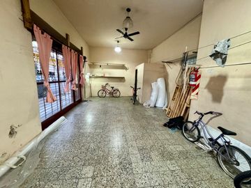 Excelente local en esquina