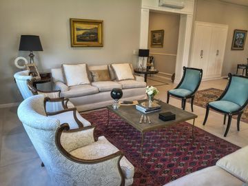EXCLUSIVA PROPIEDAD DE EXQUISITO NIVEL EN LA VACHERIE COUNTRY GOLF CON TOUR VIRTUAL