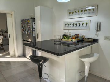 EXCLUSIVA PROPIEDAD DE EXQUISITO NIVEL EN LA VACHERIE COUNTRY GOLF CON TOUR VIRTUAL
