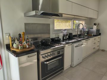 EXCLUSIVA PROPIEDAD DE EXQUISITO NIVEL EN LA VACHERIE COUNTRY GOLF CON TOUR VIRTUAL