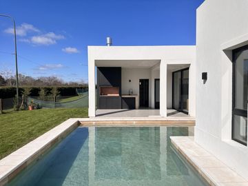 Casa 5 ambientes a estrenar en  Barrancas de Iraola, Hudson, Berazategui