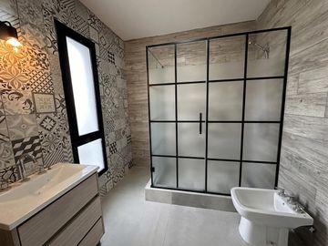 Casa 5 ambientes a estrenar en  Barrancas de Iraola, Hudson, Berazategui