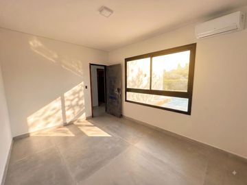 Casa 5 ambientes a estrenar en  Barrancas de Iraola, Hudson, Berazategui