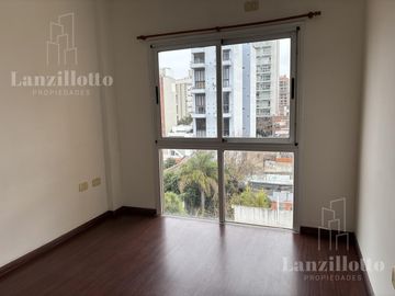 Departamento 2 ambientes en alquiler en Lanús Este